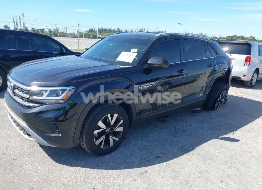 Photo 2 of 2022 Volkswagen Atlas CROSS SPORT 2.0T SE (VIN 1V2DC2CA9NC206785)