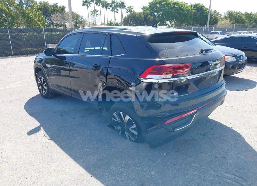 Photo 3 of 2022 Volkswagen Atlas CROSS SPORT 2.0T SE (VIN 1V2DC2CA9NC206785)