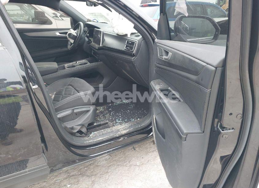 Photo 5 of 2024 Volkswagen Atlas CROSS SPORT 2.0T SE (VIN 1V2DE2CA5RC222501)