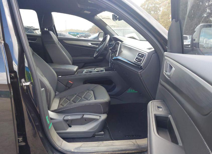 Photo 5 of 2024 Volkswagen Atlas CROSS SPORT 2.0T SE (VIN 1V2DE2CA6RC247715)