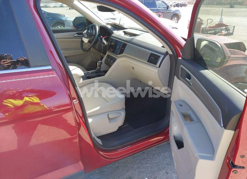 Photo 5 of 2019 Volkswagen Atlas 2.0T SE (VIN 1V2DP2CA0KC604516)