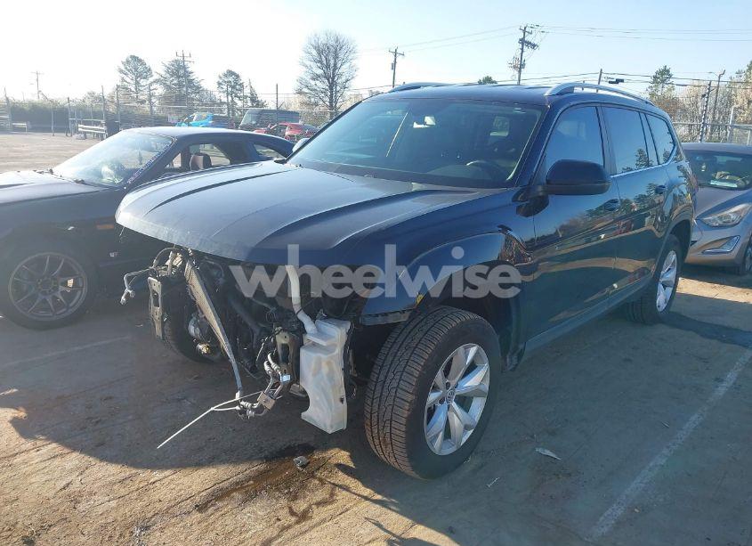 Photo 2 of 2019 Volkswagen Atlas 2.0T SE (VIN 1V2DP2CA1KC593476)