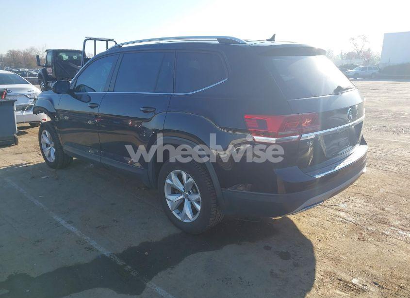 Photo 3 of 2019 Volkswagen Atlas 2.0T SE (VIN 1V2DP2CA1KC593476)