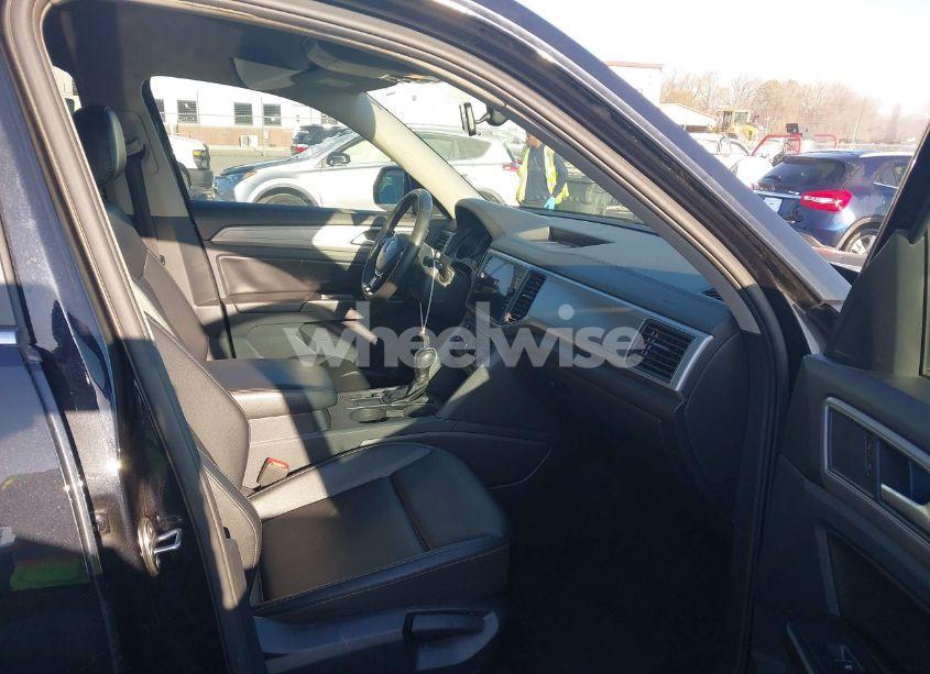 Photo 5 of 2019 Volkswagen Atlas 2.0T SE (VIN 1V2DP2CA1KC593476)