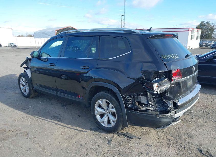 Photo 3 of 2018 Volkswagen Atlas 2.0T SE/2.0T SE W/TECHNOLOGY (VIN 1V2DP2CA2JC599396)