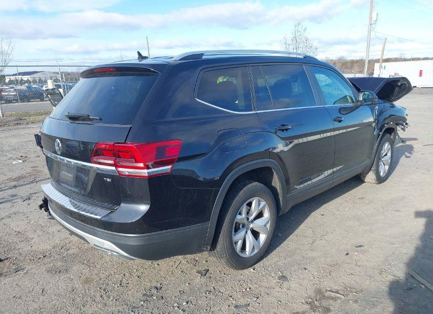 Photo 4 of 2018 Volkswagen Atlas 2.0T SE/2.0T SE W/TECHNOLOGY (VIN 1V2DP2CA2JC599396)