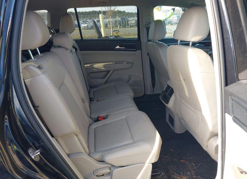 Photo 8 of 2018 Volkswagen Atlas 2.0T SE/2.0T SE W/TECHNOLOGY (VIN 1V2DP2CA2JC599396)