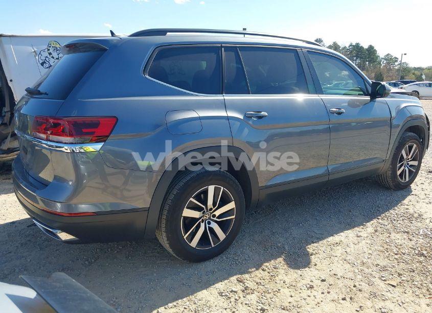 Photo 4 of 2021 Volkswagen Atlas 2.0T SE (VIN 1V2DP2CA3MC518670)