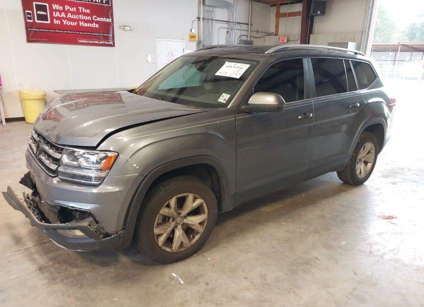 Photo 2 of 2019 Volkswagen Atlas 2.0T SE (VIN 1V2DP2CA4KC588370)