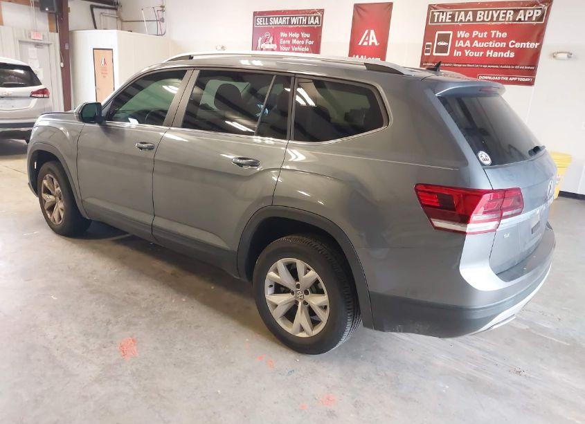 Photo 3 of 2019 Volkswagen Atlas 2.0T SE (VIN 1V2DP2CA4KC588370)