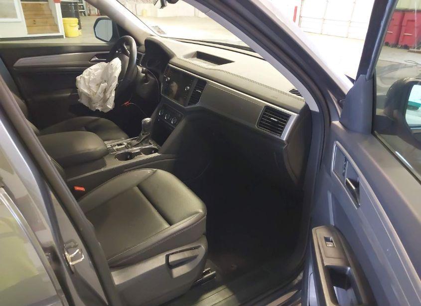 Photo 5 of 2019 Volkswagen Atlas 2.0T SE (VIN 1V2DP2CA4KC588370)