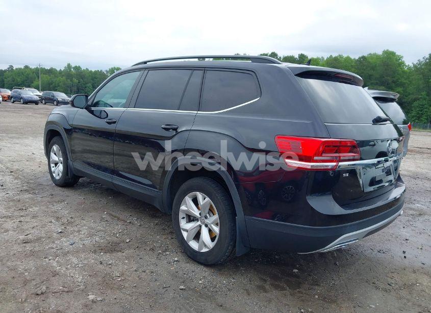 Photo 3 of 2020 Volkswagen Atlas 2.0T SE (VIN 1V2DP2CA4LC500273)