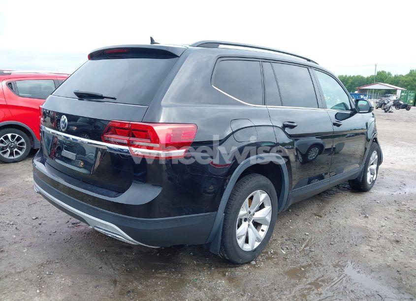 Photo 4 of 2020 Volkswagen Atlas 2.0T SE (VIN 1V2DP2CA4LC500273)