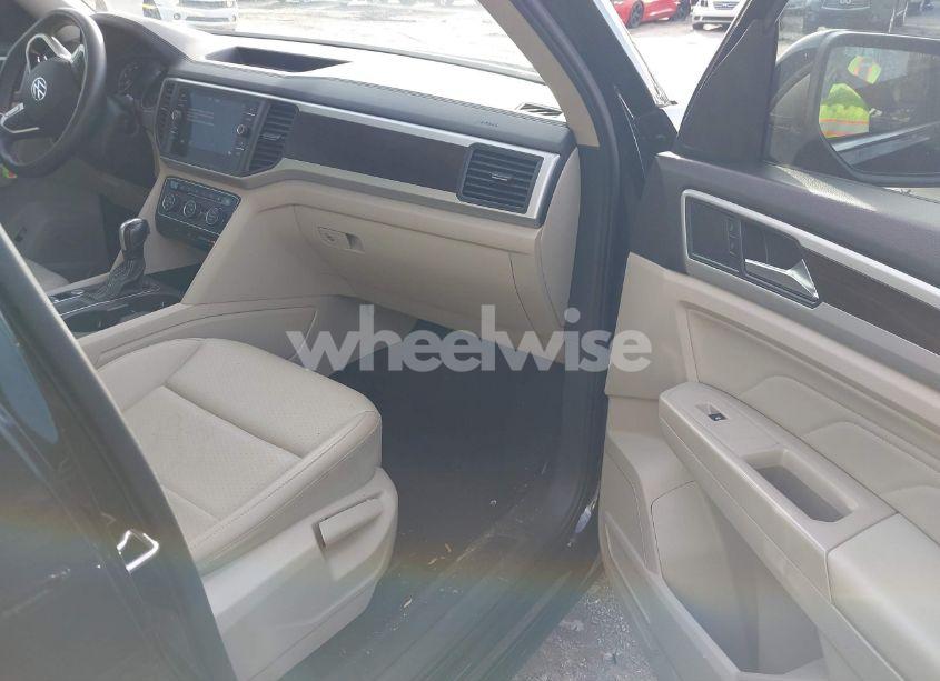 Photo 5 of 2021 Volkswagen Atlas 2.0T SE (VIN 1V2DP2CA5MC545191)