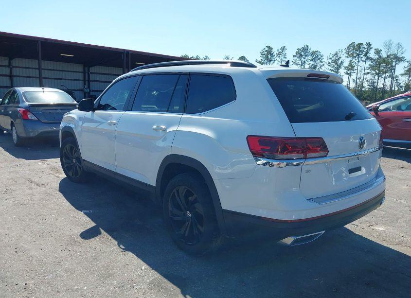 Photo 3 of 2022 Volkswagen Atlas 2.0T SE (VIN 1V2DP2CA5NC547220)