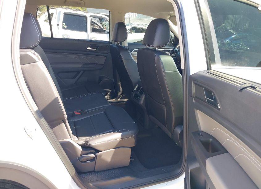 Photo 8 of 2022 Volkswagen Atlas 2.0T SE (VIN 1V2DP2CA5NC547220)