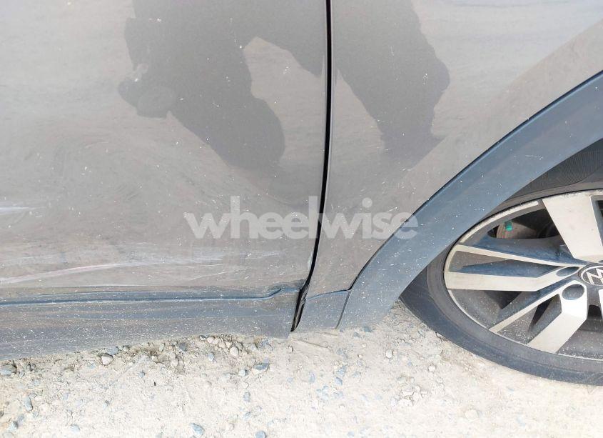 Photo 18 of 2021 Volkswagen Atlas 2.0T SE (VIN 1V2DP2CA6MC500115)