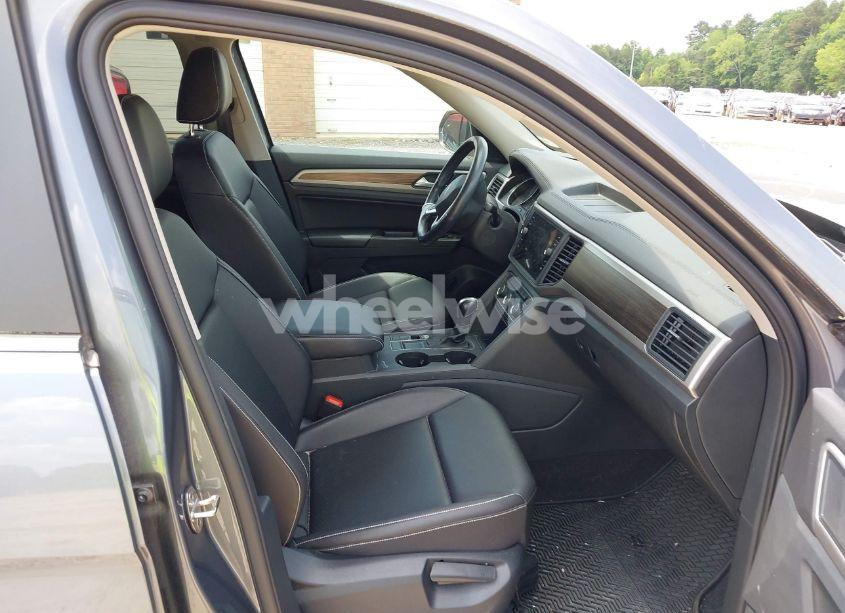 Photo 5 of 2021 Volkswagen Atlas 2.0T SE (VIN 1V2DP2CA6MC500115)