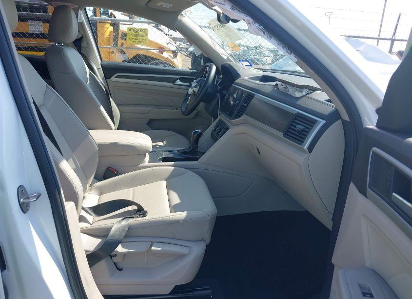 Photo 5 of 2021 Volkswagen Atlas 2.0T SE (VIN 1V2DP2CA7MC539277)