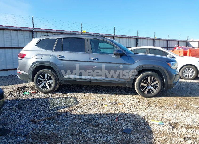 Photo 13 of 2021 Volkswagen Atlas 2.0T SE (VIN 1V2DP2CA9MC604601)