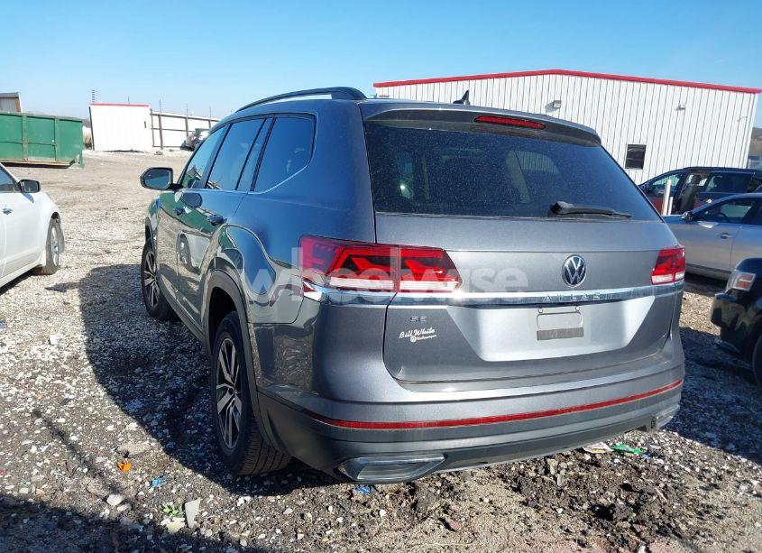 Photo 3 of 2021 Volkswagen Atlas 2.0T SE (VIN 1V2DP2CA9MC604601)