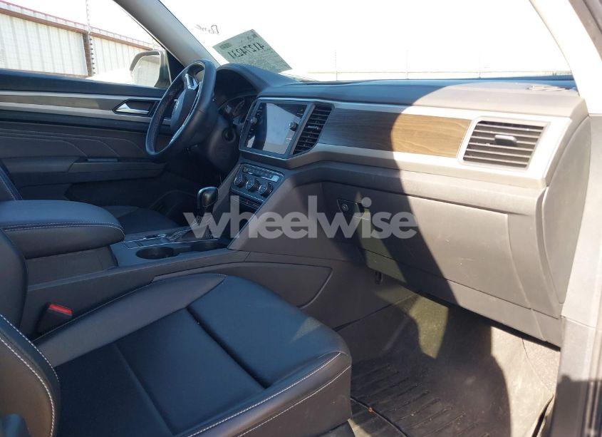 Photo 5 of 2021 Volkswagen Atlas 2.0T SE (VIN 1V2DP2CA9MC604601)