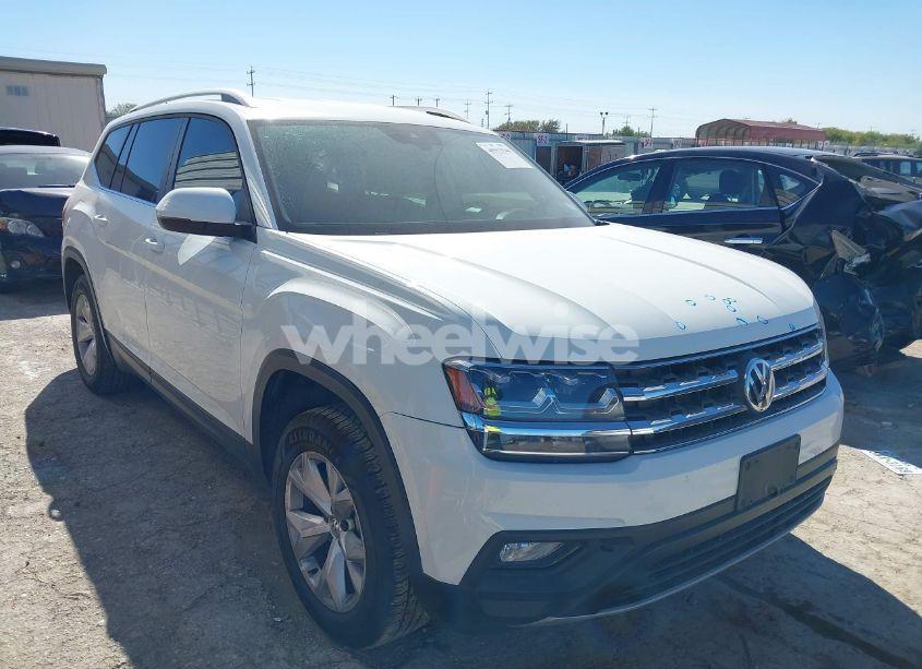 2018 Volkswagen Atlas 3.6L V6 SE/3.6L V6 SE W/TECHNOLOGY (VIN 1V2DR2CA1JC589632) main photo