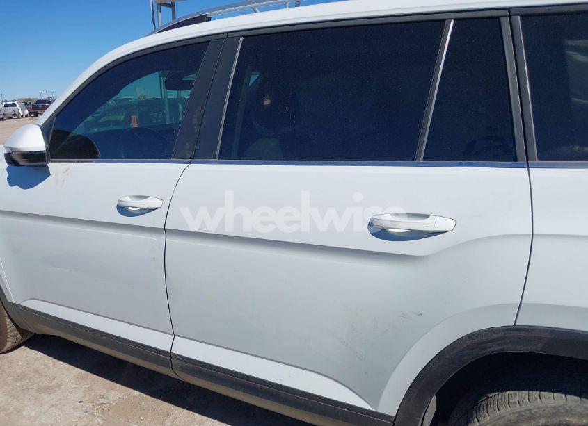 Photo 14 of 2018 Volkswagen Atlas 3.6L V6 SE/3.6L V6 SE W/TECHNOLOGY (VIN 1V2DR2CA1JC589632)