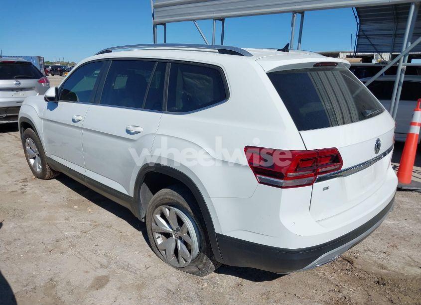 Photo 3 of 2018 Volkswagen Atlas 3.6L V6 SE/3.6L V6 SE W/TECHNOLOGY (VIN 1V2DR2CA1JC589632)