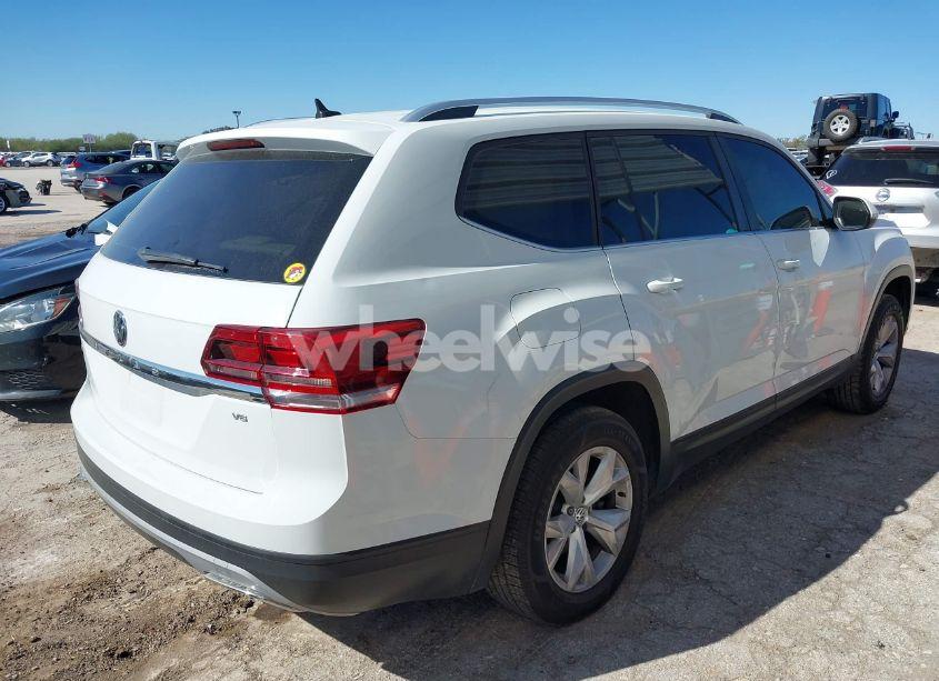 Photo 4 of 2018 Volkswagen Atlas 3.6L V6 SE/3.6L V6 SE W/TECHNOLOGY (VIN 1V2DR2CA1JC589632)
