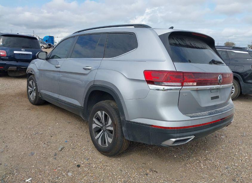 Photo 3 of 2024 Volkswagen Atlas 2.0T SE (VIN 1V2DR2CA1RC560675)