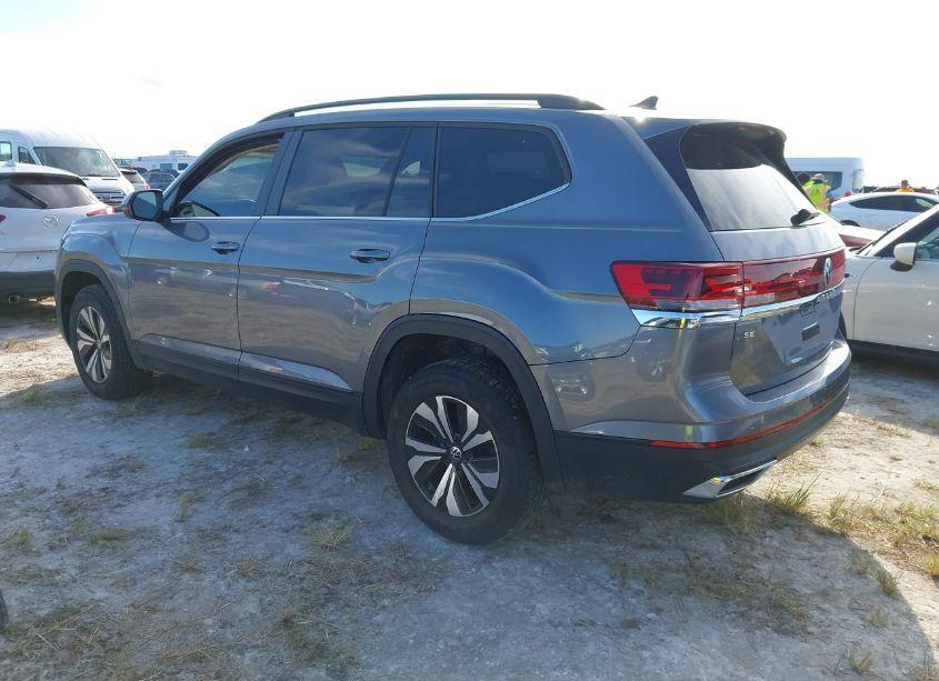 Photo 3 of 2024 Volkswagen Atlas 2.0T SE (VIN 1V2DR2CA5RC567645)