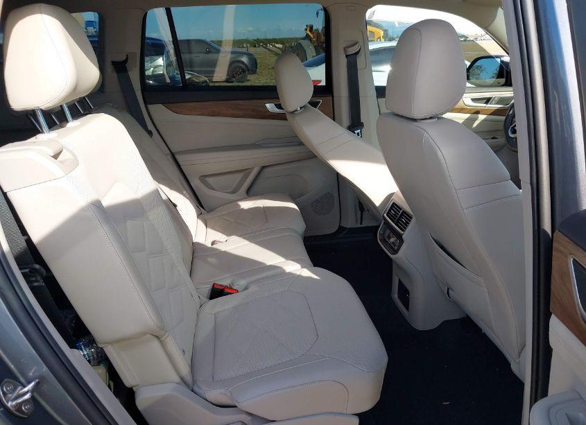 Photo 8 of 2024 Volkswagen Atlas 2.0T SE (VIN 1V2DR2CA5RC567645)