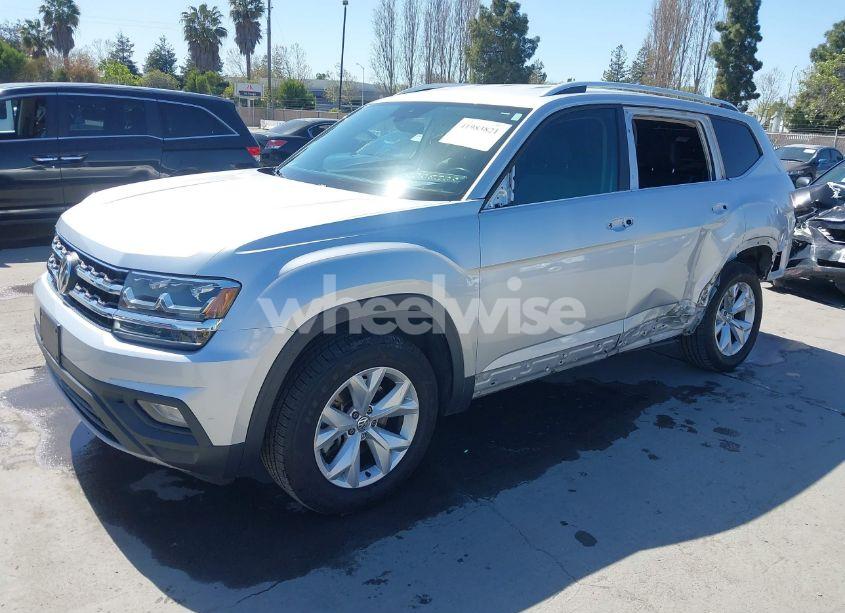 Photo 2 of 2018 Volkswagen Atlas 3.6L V6 SE/3.6L V6 SE W/TECHNOLOGY (VIN 1V2DR2CA9JC502205)