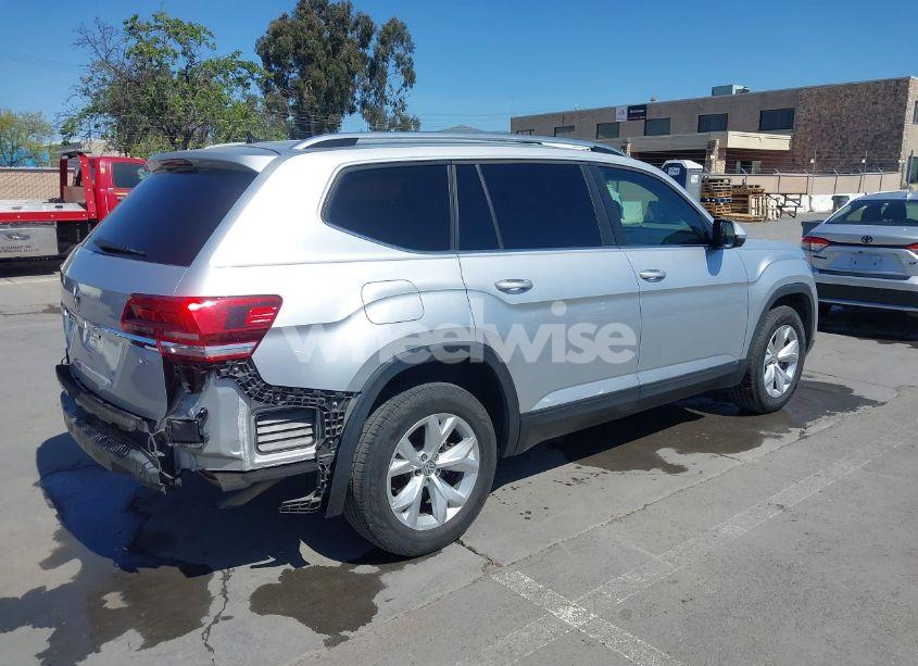 Photo 4 of 2018 Volkswagen Atlas 3.6L V6 SE/3.6L V6 SE W/TECHNOLOGY (VIN 1V2DR2CA9JC502205)