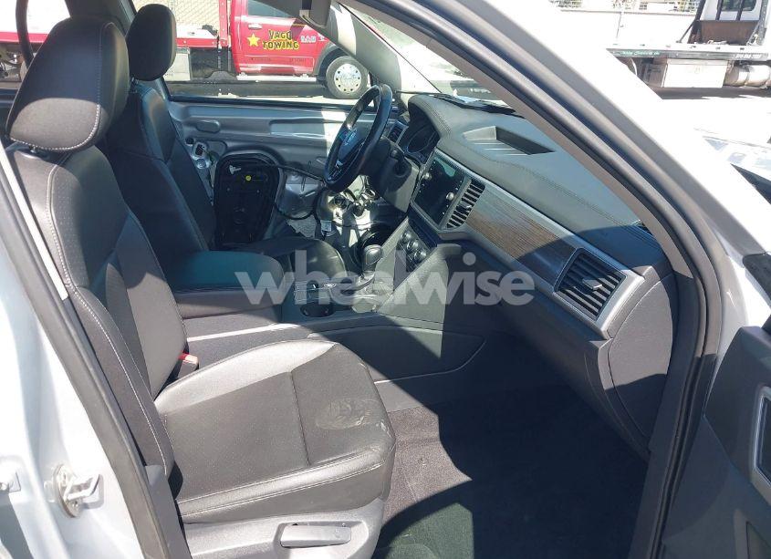 Photo 5 of 2018 Volkswagen Atlas 3.6L V6 SE/3.6L V6 SE W/TECHNOLOGY (VIN 1V2DR2CA9JC502205)