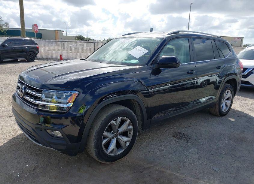 Photo 2 of 2018 Volkswagen Atlas 3.6L V6 SE/3.6L V6 SE W/TECHNOLOGY (VIN 1V2DR2CAXJC527839)