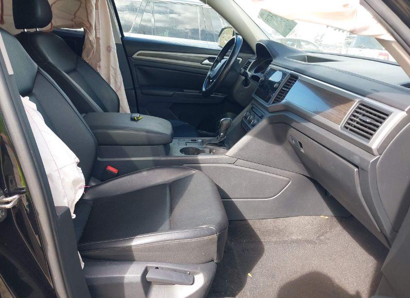 Photo 5 of 2018 Volkswagen Atlas 3.6L V6 SE/3.6L V6 SE W/TECHNOLOGY (VIN 1V2DR2CAXJC527839)