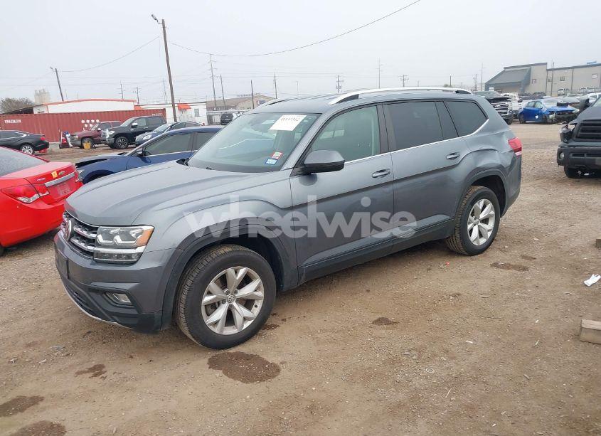 Photo 2 of 2019 Volkswagen Atlas 3.6L V6 SE (VIN 1V2DR2CAXKC534923)