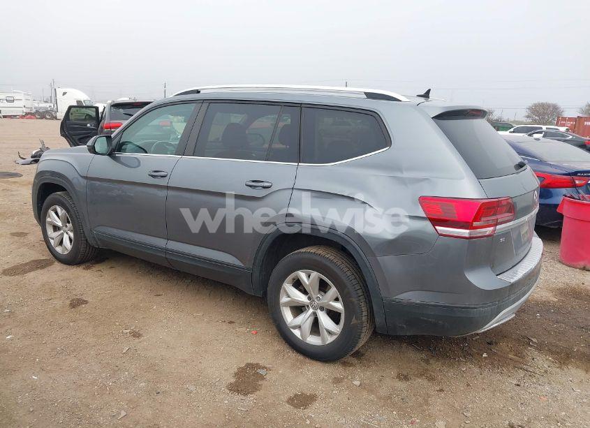 Photo 3 of 2019 Volkswagen Atlas 3.6L V6 SE (VIN 1V2DR2CAXKC534923)