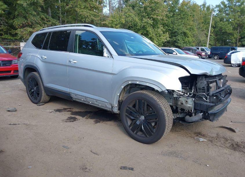 2018 Volkswagen Atlas 2.0T SEL (VIN 1V2EP2CA5JC598490) main photo