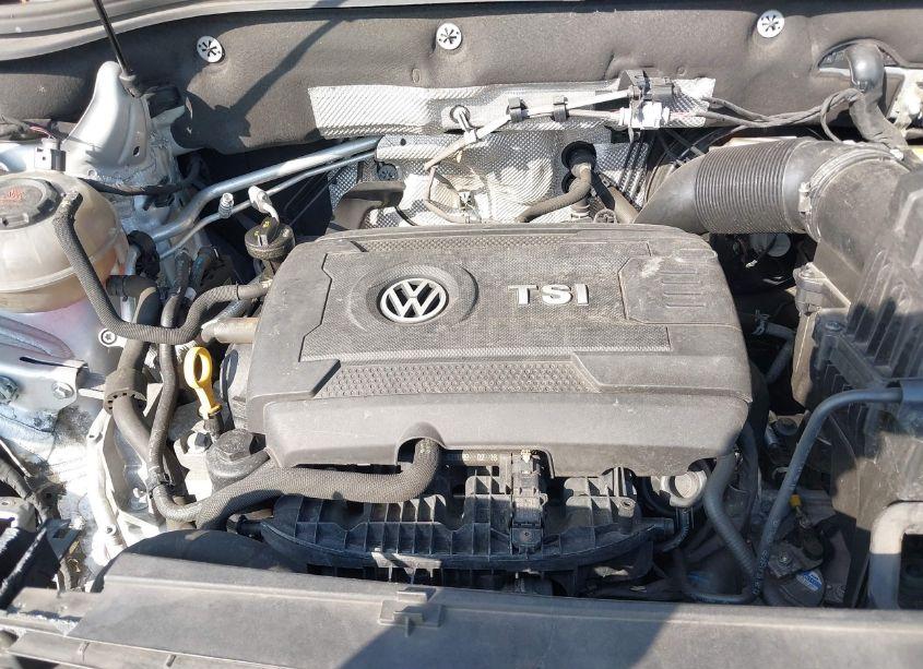 Photo 10 of 2018 Volkswagen Atlas 2.0T SEL (VIN 1V2EP2CA5JC598490)