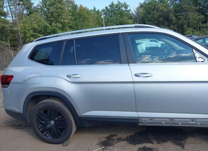 Photo 13 of 2018 Volkswagen Atlas 2.0T SEL (VIN 1V2EP2CA5JC598490)