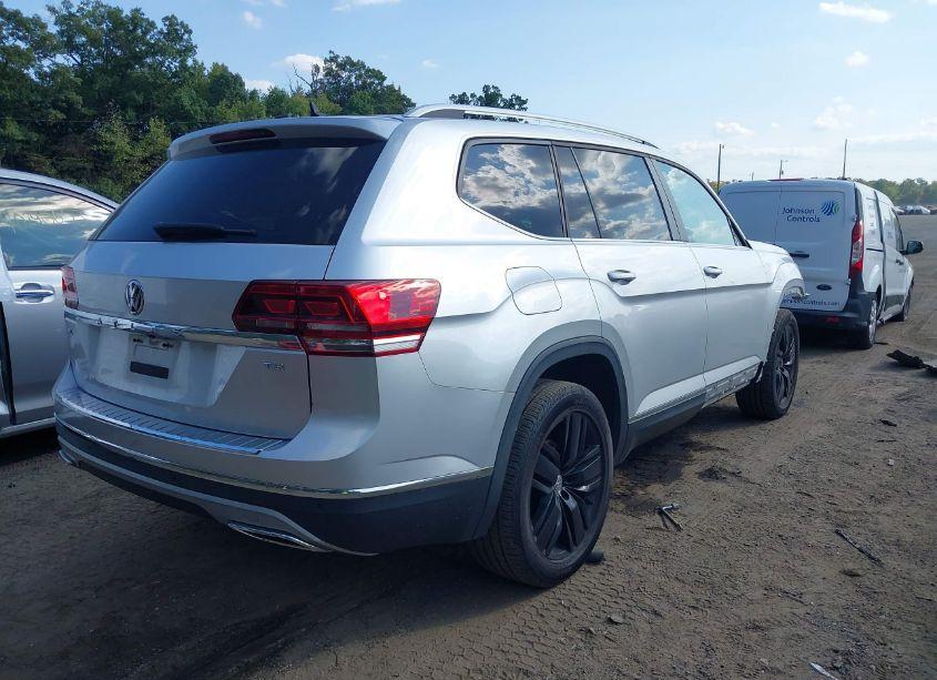 Photo 4 of 2018 Volkswagen Atlas 2.0T SEL (VIN 1V2EP2CA5JC598490)