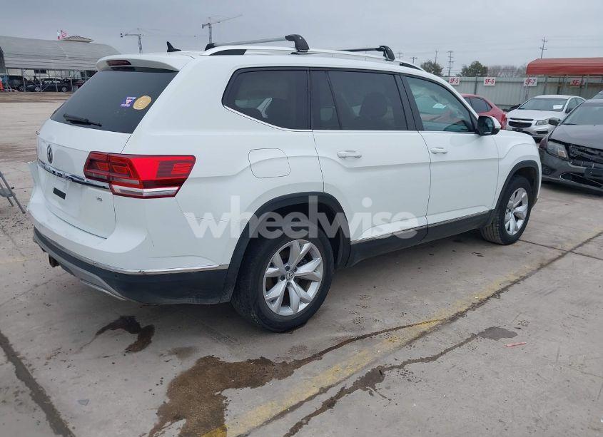 Photo 4 of 2018 Volkswagen Atlas 3.6L V6 SEL (VIN 1V2ER2CA1JC526874)