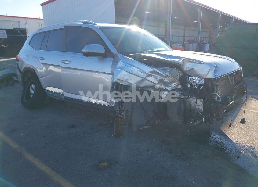 2019 Volkswagen Atlas 3.6L V6 SEL (VIN 1V2ER2CA2KC531227) main photo