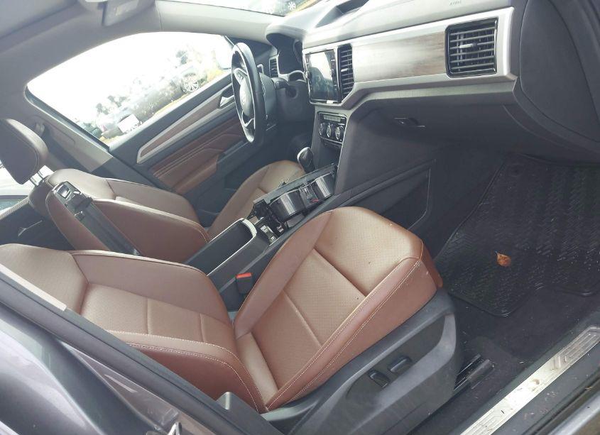 Photo 5 of 2021 Volkswagen Atlas 3.6L V6 SEL (VIN 1V2ER2CA2MC555708)