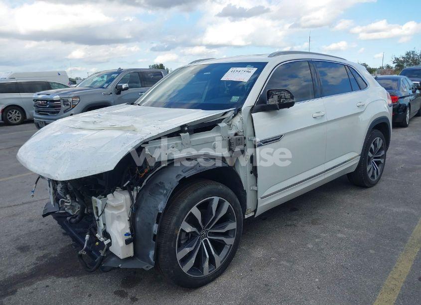 Photo 2 of 2021 Volkswagen Atlas CROSS SPORT 3.6L V6 SEL PREMIUM R-LINE (VIN 1V2FE2CA2MC206046)