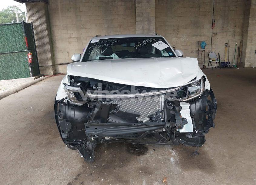 Photo 12 of 2024 Volkswagen Atlas CROSS SPORT 2.0T SEL PREMIUM R-LINE (VIN 1V2FE2CA5RC229408)