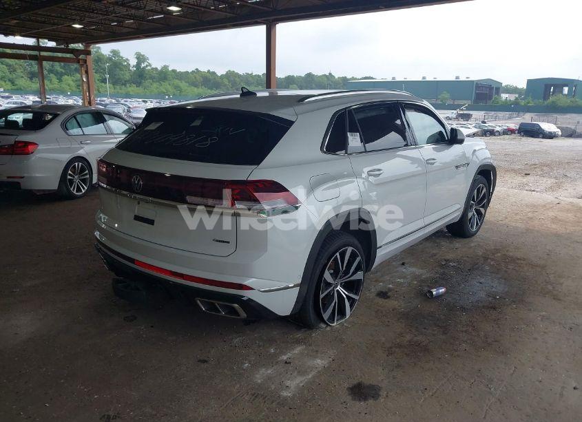 Photo 4 of 2024 Volkswagen Atlas CROSS SPORT 2.0T SEL PREMIUM R-LINE (VIN 1V2FE2CA5RC229408)